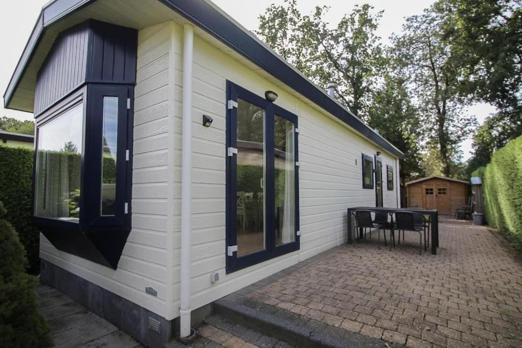 Chalet Voorzien Van Alle Gemakken In Een Bosrijke Omgeving 福尔特赫伊曾 外观 照片
